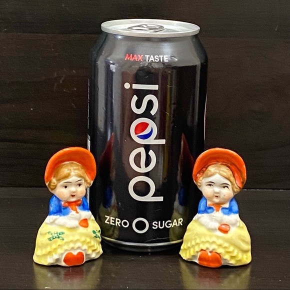 Vintage Dutch Girls Japan Porcelain Salt & Pepper Shaker Set - Picture 2 of 13